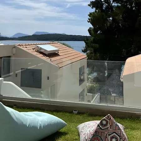 Mella Roa - Ivory Nydri (Lefkada)